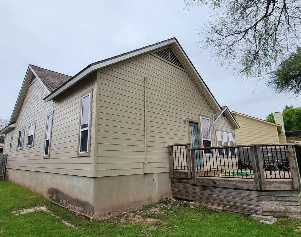 Siding project photo 1 of 4 — Wells Branch, Austin, TX