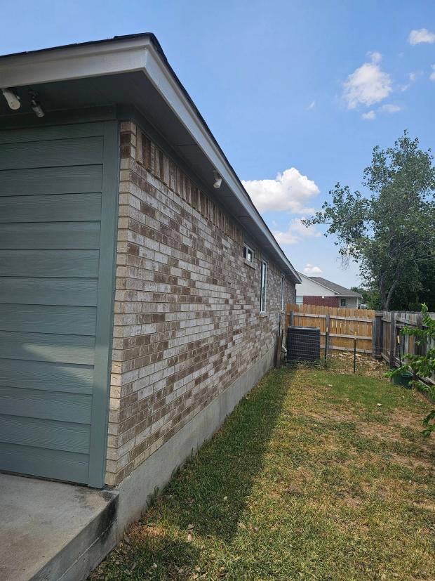 Simonton Daylight Max detail — Ridge At Steeds Crossing Phase B, Pflugerville (photo 4)