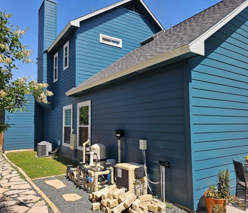 James Hardie 8.25" Smooth detail — Hunter's Chase, Austin (photo 3)