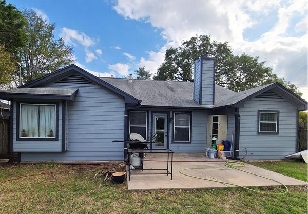 Siding project photo 1 of 4 — Somerset, Round Rock, TX