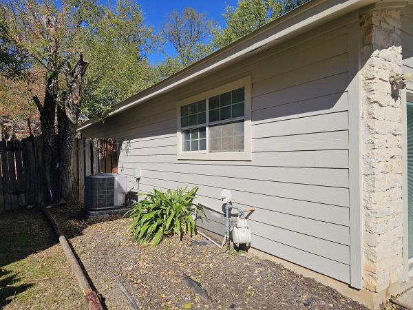 Siding project photo 3 of 4 — Northeast Austin, Austin, TX