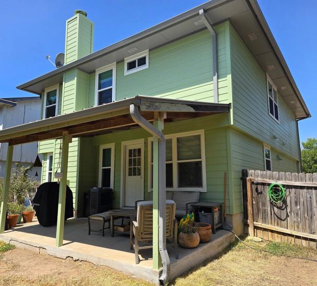 James Hardie 8.25" Select Cedar Mill detail — Greenslopes at Lake Creek, Round Rock (photo 4)
