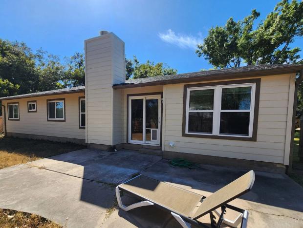 James Hardie 8.25" Primed Select Cedar Mill detail — Village At Anderson Mill, Austin (photo 5)