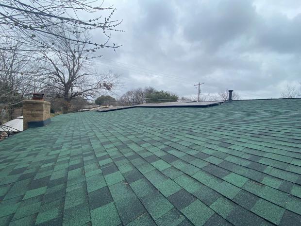 Owens Corning TruDefinition Duration detail — North Shoal Creek, Austin (photo 2)