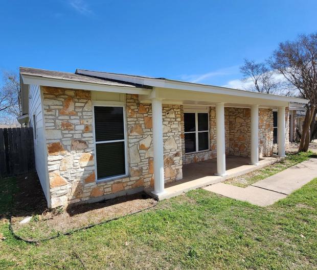 James Hardie 8.25" Select Cedar Mill detail — Village At Anderson Mill, Austin (photo 4)