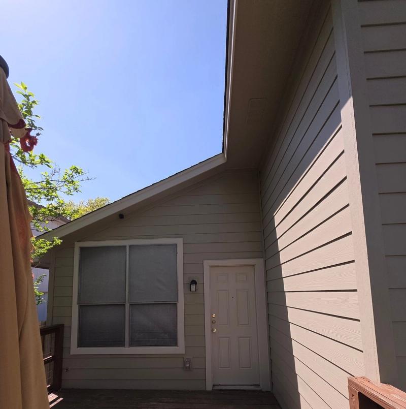 James Hardie 8.25" Select Cedar Mill detail — Parkwood, Austin (photo 6)
