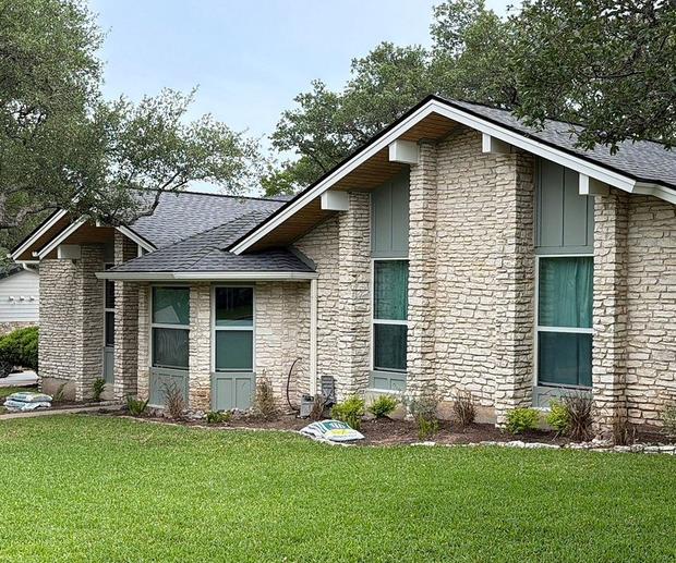 James Hardie James Hardie Board & Batten 16" On Center detail — Spicewood Springs, Austin (photo 4)