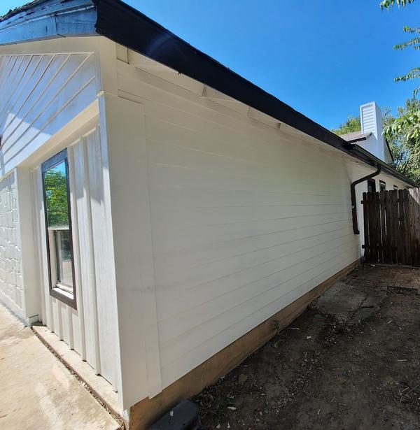 Siding project photo 4 of 7 — Windsor Park, Austin, TX