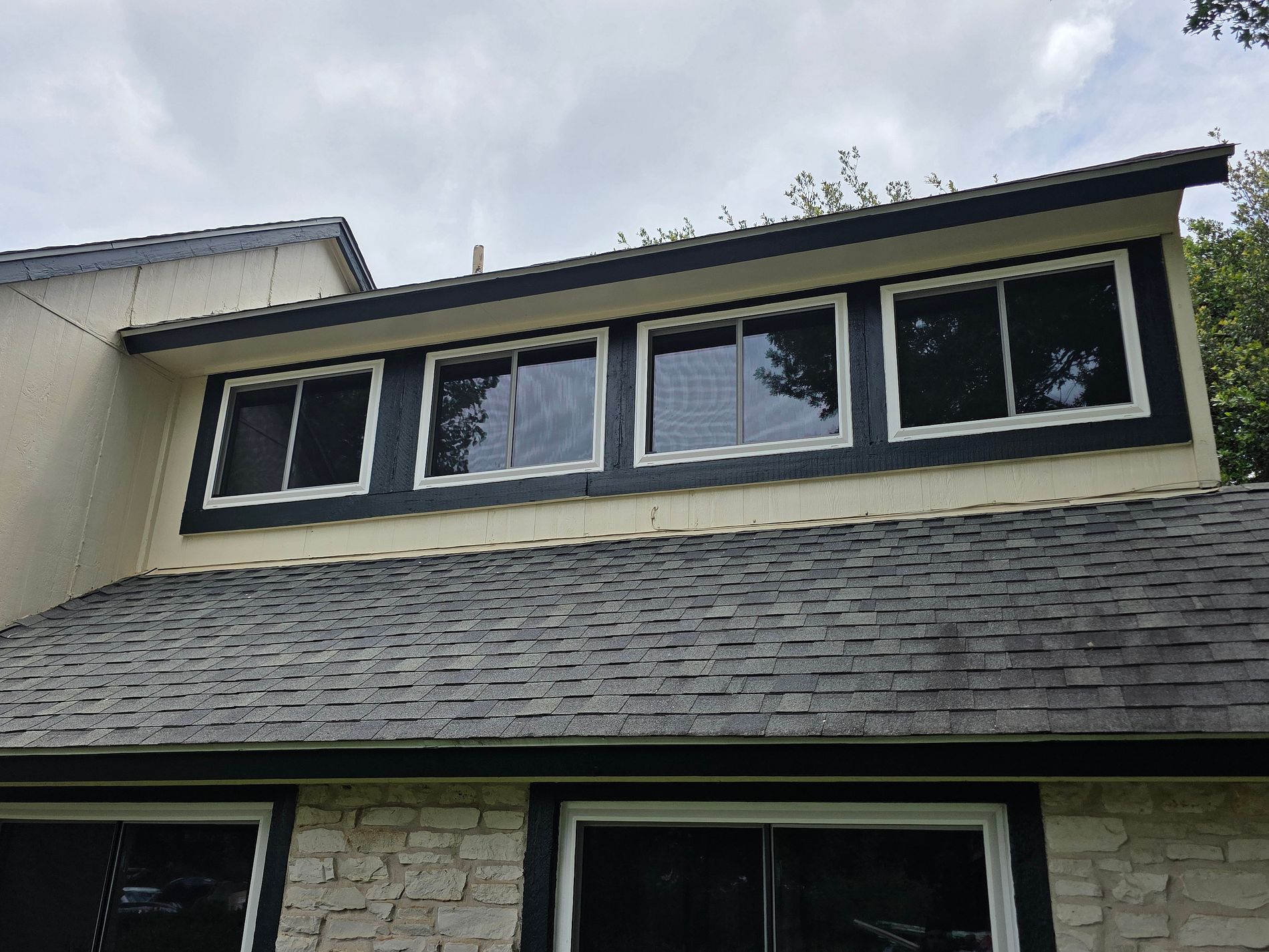 Windows at a home in Barrington Oaks, Austin, TX, by Austin Pro