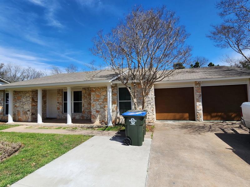 James Hardie 8.25" Select Cedar Mill detail — Village At Anderson Mill, Austin (photo 9)