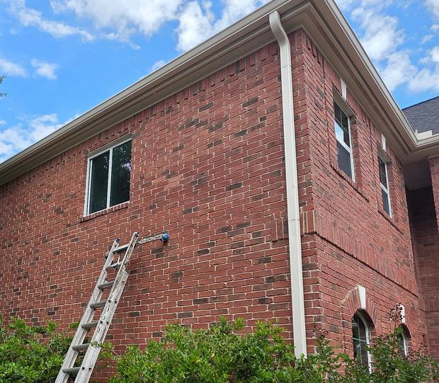NT Windows Twinsulator detail — Sette Tierra, Austin (photo 4)