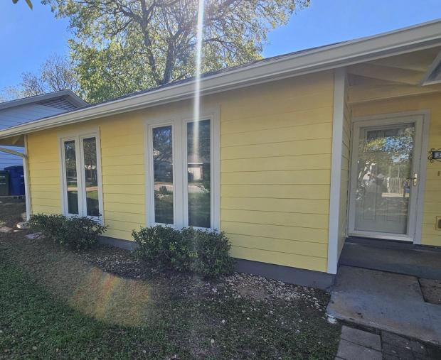 James Hardie 8.25" Select Cedar Mill detail — Southhampton Hills, Austin (photo 3)