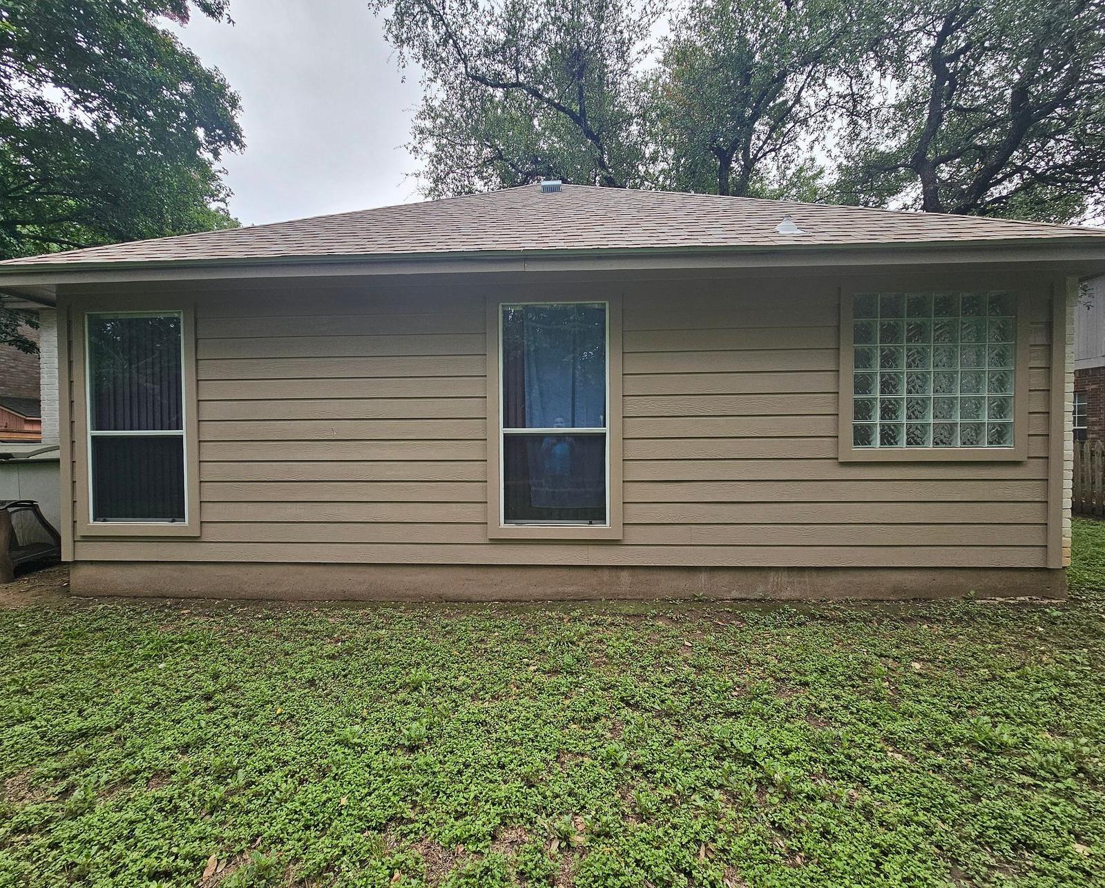 James Hardie Siding in The Woods, Round Rock — completed project by Austin Pro