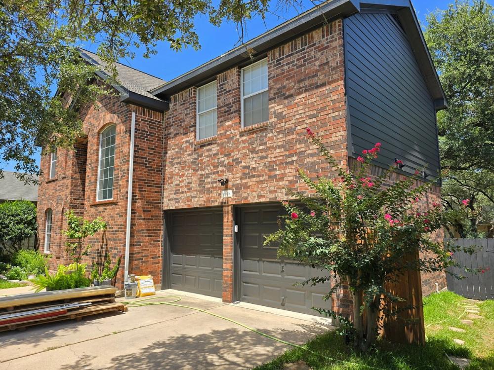 James Hardie 8.25" Primed Select Cedar Mill detail — Circle C North, Austin