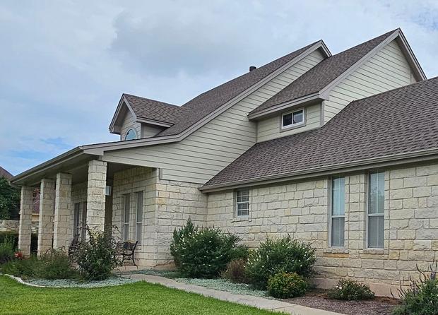 James Hardie 8.25" Primed Select Cedar Mill detail — Driftwood, Austin (photo 3)