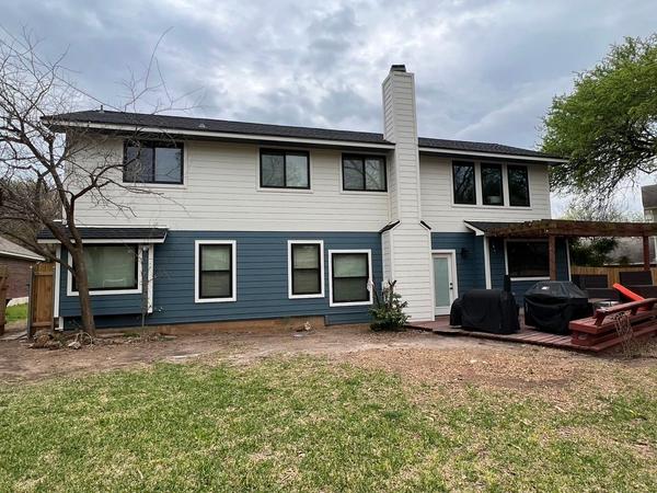 James Hardie 8.25" Primed Select Cedar Mill detail — Maple Run, Austin (photo 3)
