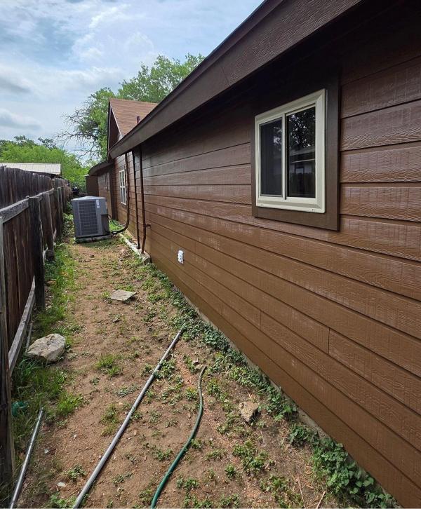 Siding project photo 3 of 10 — Castlelake, Marble Falls, TX