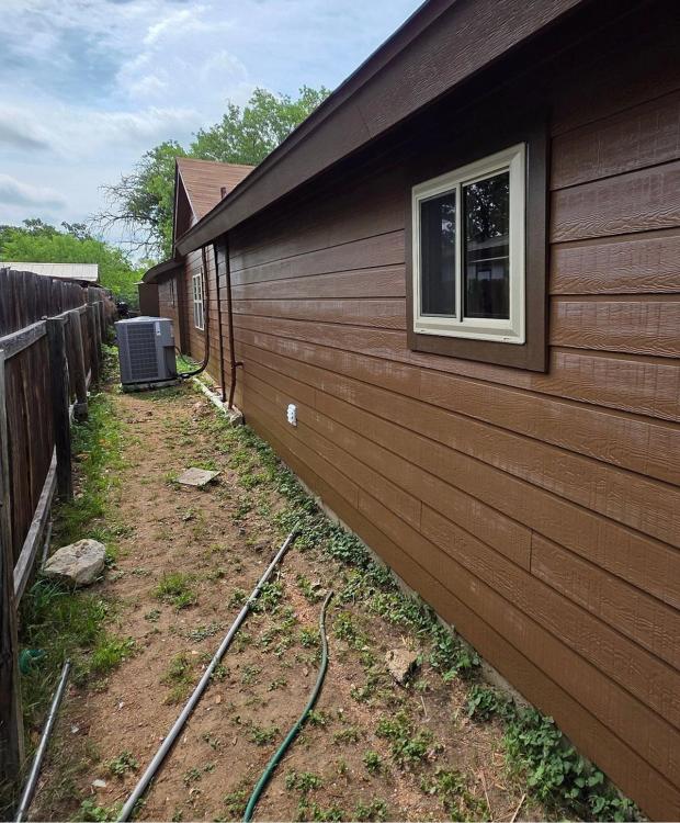 Siding project photo 3 of 10 — Castlelake, Marble Falls, TX
