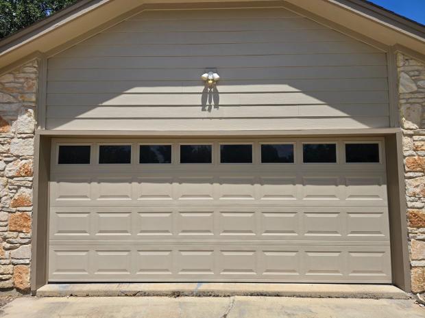 James Hardie Select Cedar Mill 8.25" detail — Block House Creek, Leander (photo 2)