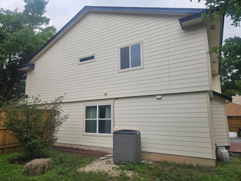 James Hardie 8.25" Select Cedar Mill detail — Cherry Creek, Austin (photo 3)