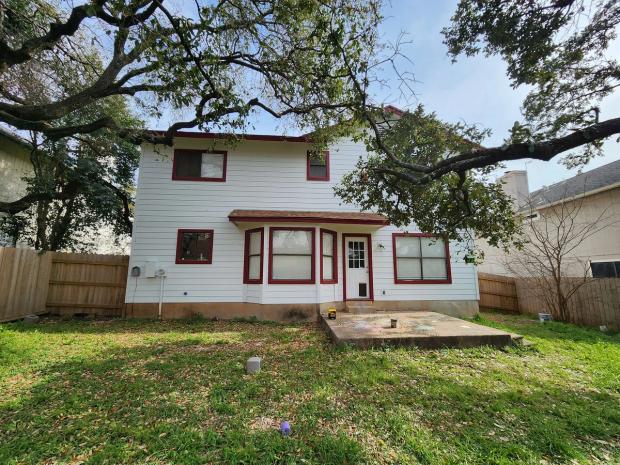 James Hardie 8.25" Select Cedar Mill detail — Rattan Creek, Austin (photo 5)