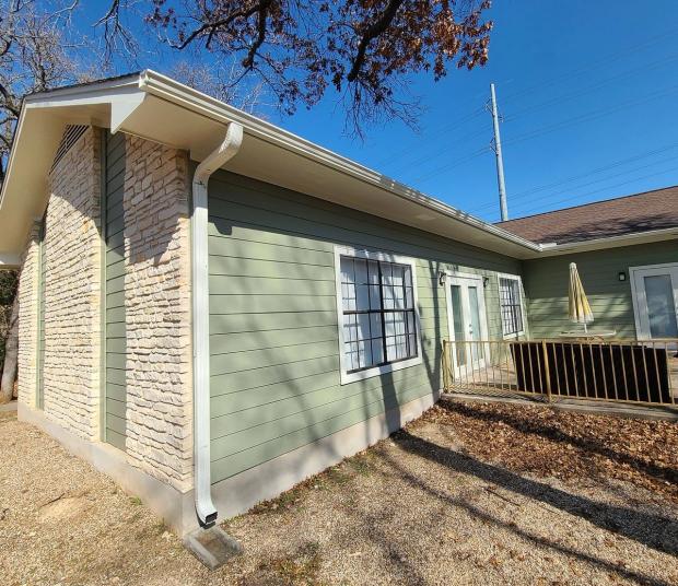 James Hardie HardiePlank Select Cedar Mill 8.25" detail — Ridgewood, Cedar Park (photo 3)