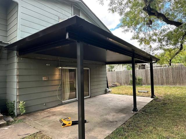 A new Renaissance Moderno in Quail Creek, TX, installed by Austin Pro