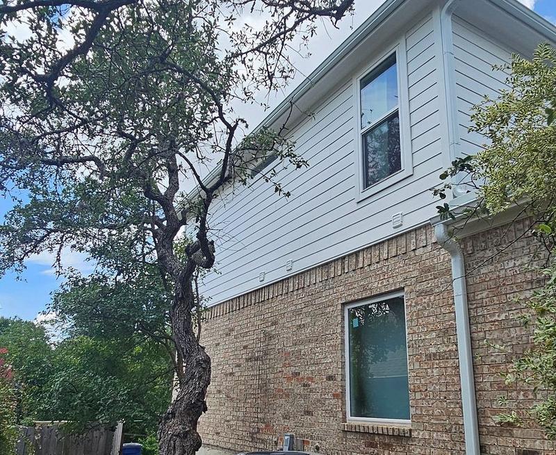 James Hardie 8.25" Select Cedar Mill detail — Travis Country, Austin (photo 6)