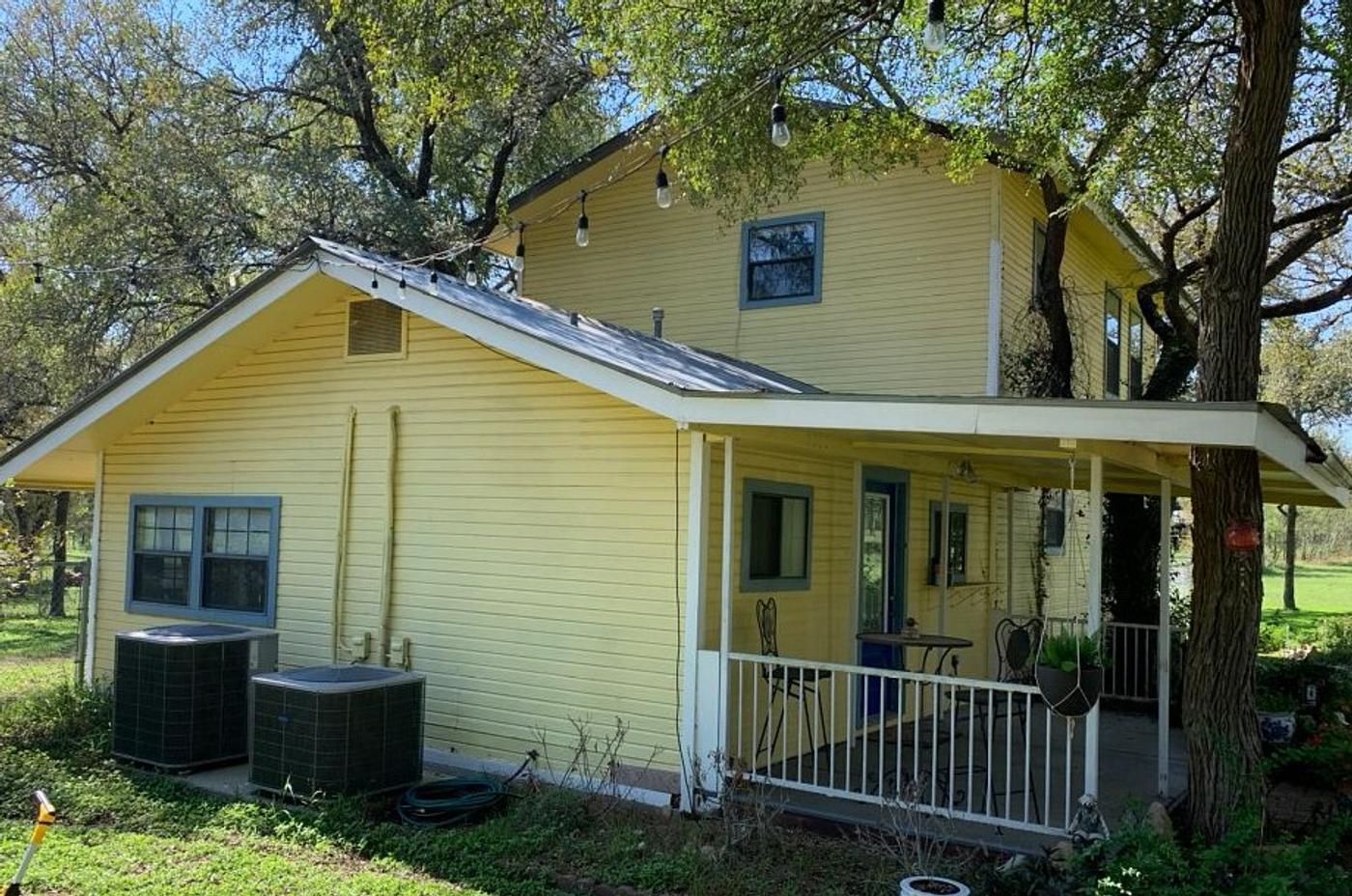 Before: Windows in Del Valle, TX