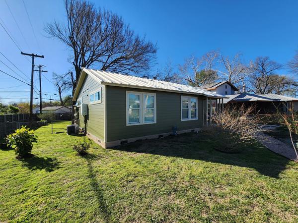 Siding project photo 2 of 4 — Wilshire Wood, Austin, TX