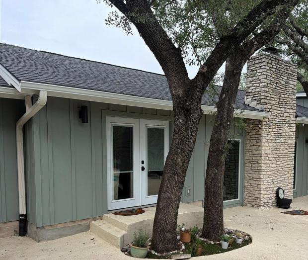 James Hardie James Hardie Board & Batten 16" On Center detail — Spicewood Springs, Austin (photo 6)