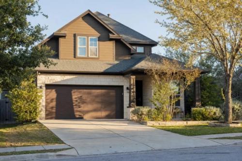 The 40% of Your Curb Appeal You're Ignoring — and Why It's Costing Cedar Park Sellers the Sale