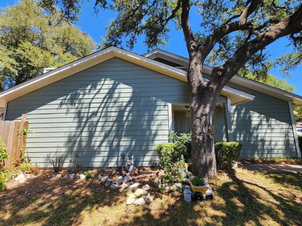 James Hardie 8.25" Select Cedar Mill detail — Cherry Creek, Austin (photo 3)