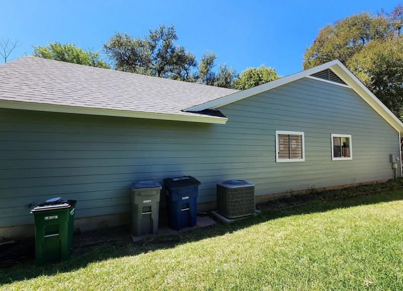 James Hardie 8.25" Select Cedar Mill detail — Cherry Creek, Austin (photo 6)
