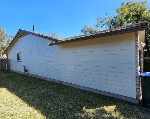 James Hardie 8.25" Primed Select Cedar Mill detail — Village At Anderson Mill, Austin (photo 3)