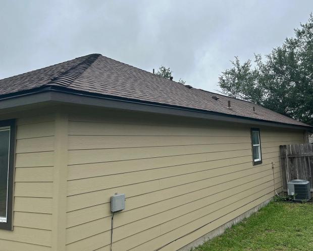 Siding project photo 3 of 8 — Ashford Park, Buda, TX