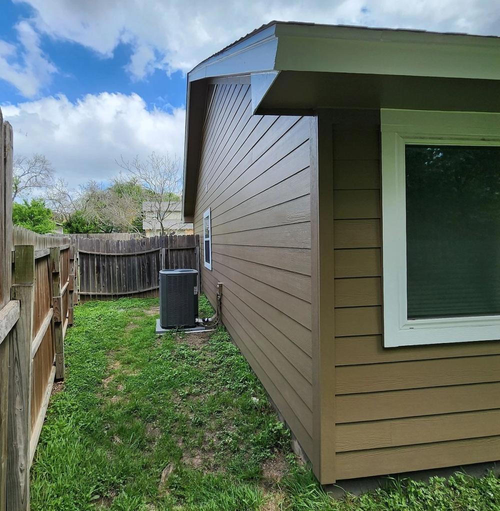 James Hardie HardiePlank Select Cedar Mill 8.25" detail — South Austin, Austin