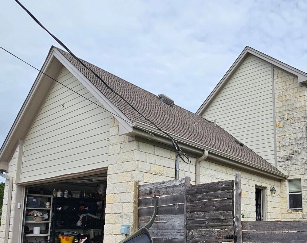 James Hardie 8.25" Primed Select Cedar Mill detail — Driftwood, Austin