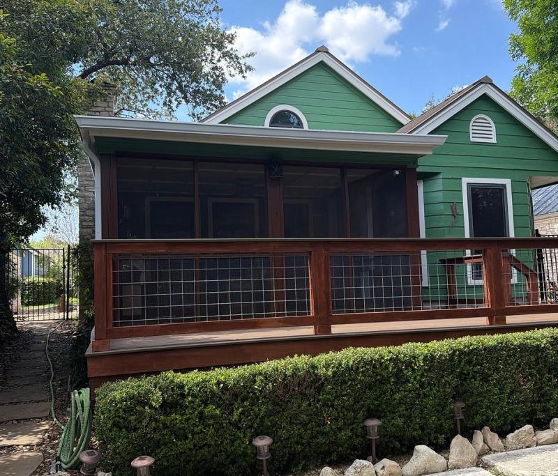 James Hardie Colonial Roughsawn 8.25" Lap detail — Lakeway (photo 4)