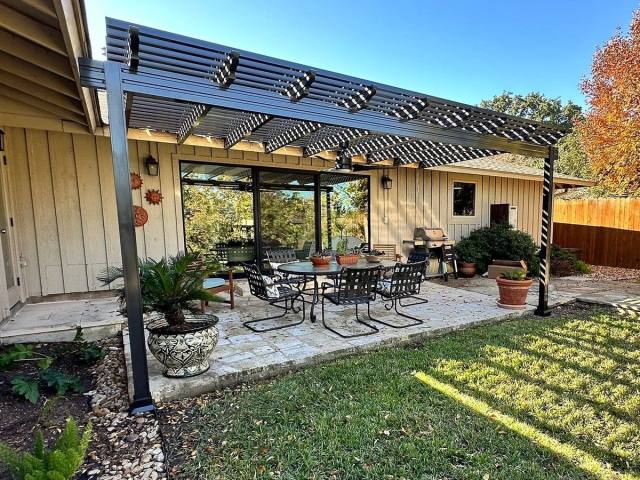 A new Renaissance patio cover in Highland Park West, TX, installed by Austin Pro
