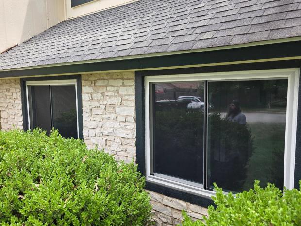 NT Windows Executive detail — Barrington Oaks, Austin (photo 3)
