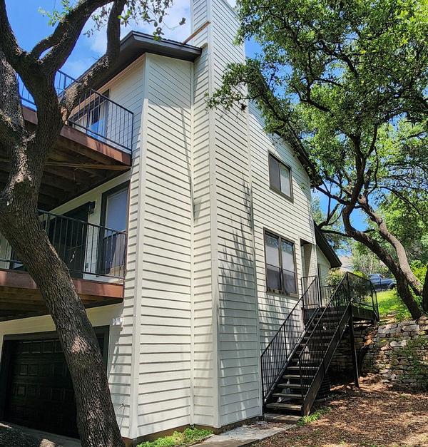Siding project photo 3 of 8 — Westlake, Austin, TX