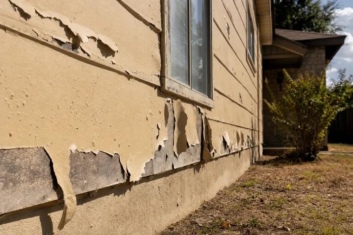 The Painting Mistake That Peels Off Half of Buda's Homes Within Two Summers