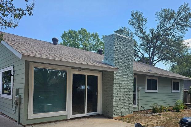 James Hardie 8.25" Primed Select Cedar Mill detail — Travis Country, Austin (photo 5)