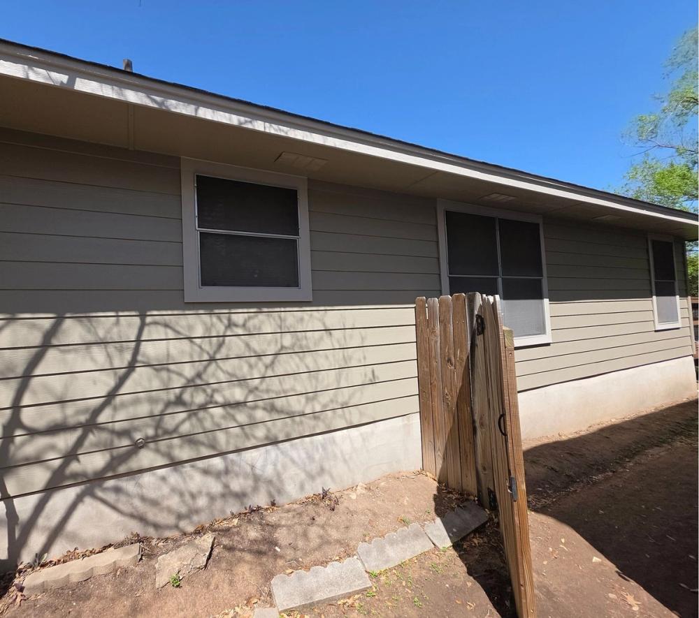 James Hardie 8.25" Select Cedar Mill detail — Parkwood, Austin