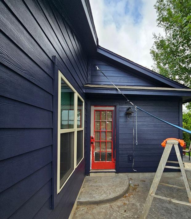 James Hardie Select Cedar Mill 8.25" Lap Siding detail — Julie's Walk At Katymead, Pflugerville (photo 5)