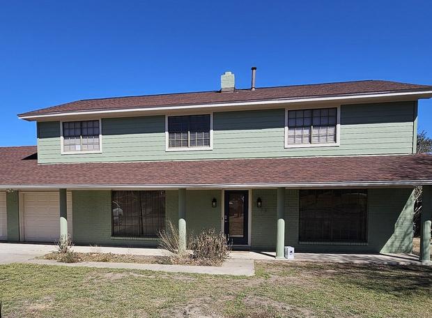 James Hardie 8.25" Select Cedar Mill detail — Heritage Hills, Austin (photo 2)