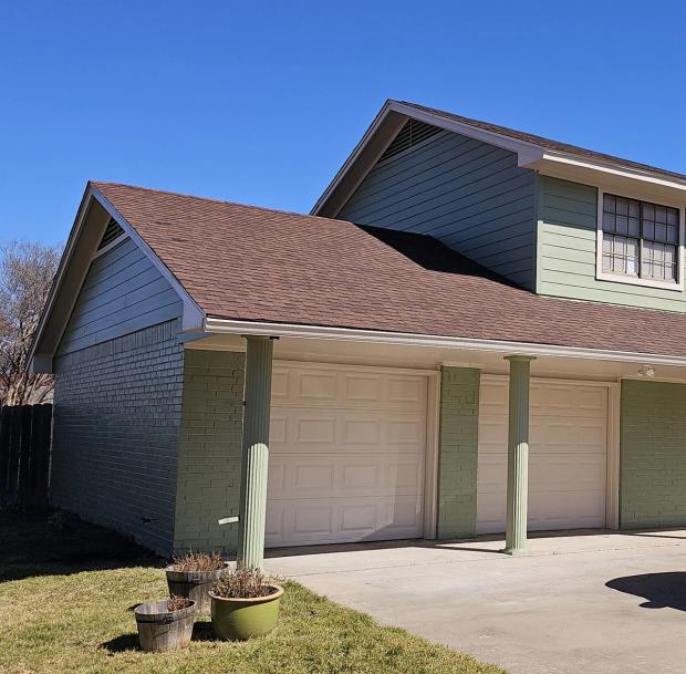 James Hardie 8.25" Select Cedar Mill detail — Heritage Hills, Austin (photo 3)