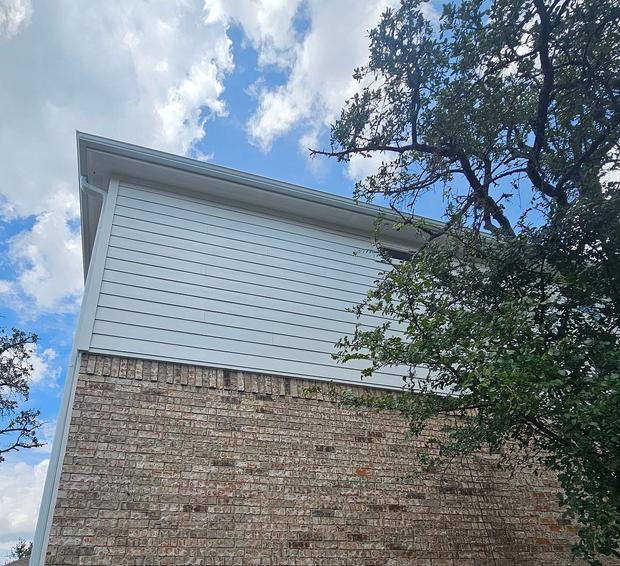 James Hardie 8.25" Select Cedar Mill detail — Travis Country, Austin (photo 3)