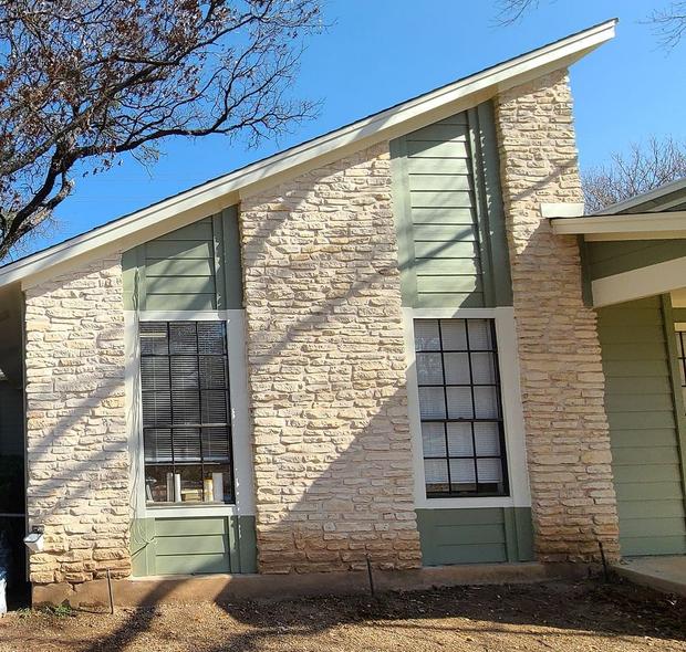 James Hardie HardiePlank Select Cedar Mill 8.25" detail — Ridgewood, Cedar Park (photo 2)